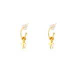 Σκουλαρίκια Cosmic ασημένια επίχρυσα κρικάκια με σταυρό και πέρλα